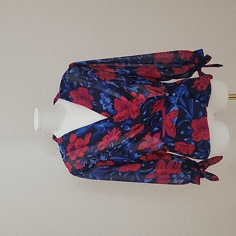 NWOT - Eva Mendes NY & CO Floral Sheer Wrap Top - Red and Blue.  Size Small
